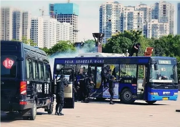 特警直升机空降制匪、无人机高空监控…五市州特警在株联合演习