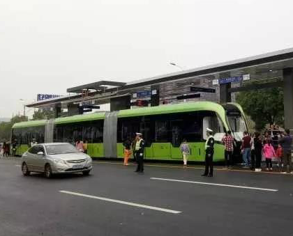 马路“地铁”今天开跑，株洲这节奏，领先全球—“南冠牌”破玻器保驾护航！